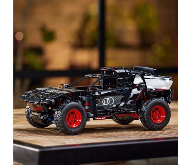 LEGO Technic 42160 Audi RS Q e-tron - 1159436 - zdjęcie 12